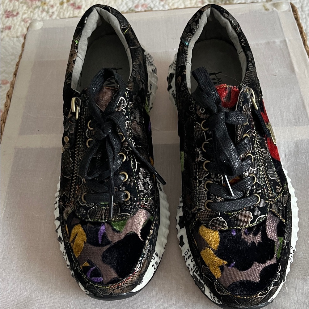 Laura Vita limited Burton black floral sneakers. Size 38/ 7.5 New without tags